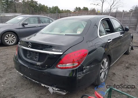 2016 Mercedes-Benz C 300 4Matic из США, поврежденный, VIN WDDWF4KB1GR144280